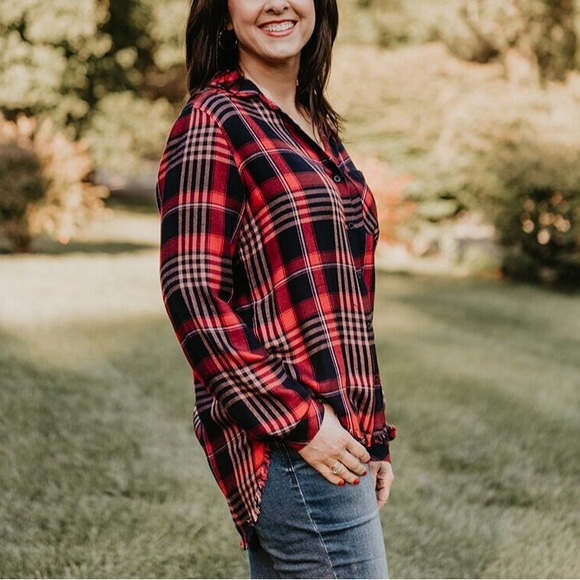 Anthro Cloth & Stone Red Paid Button Down Shirt Frayed Hem - Picture 4 of 11